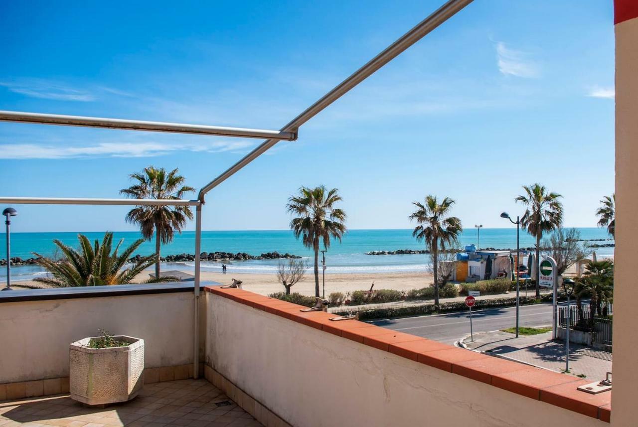 Appartamento Di Antonio Fronte Mare Montesilvano Marina Eksteriør billede