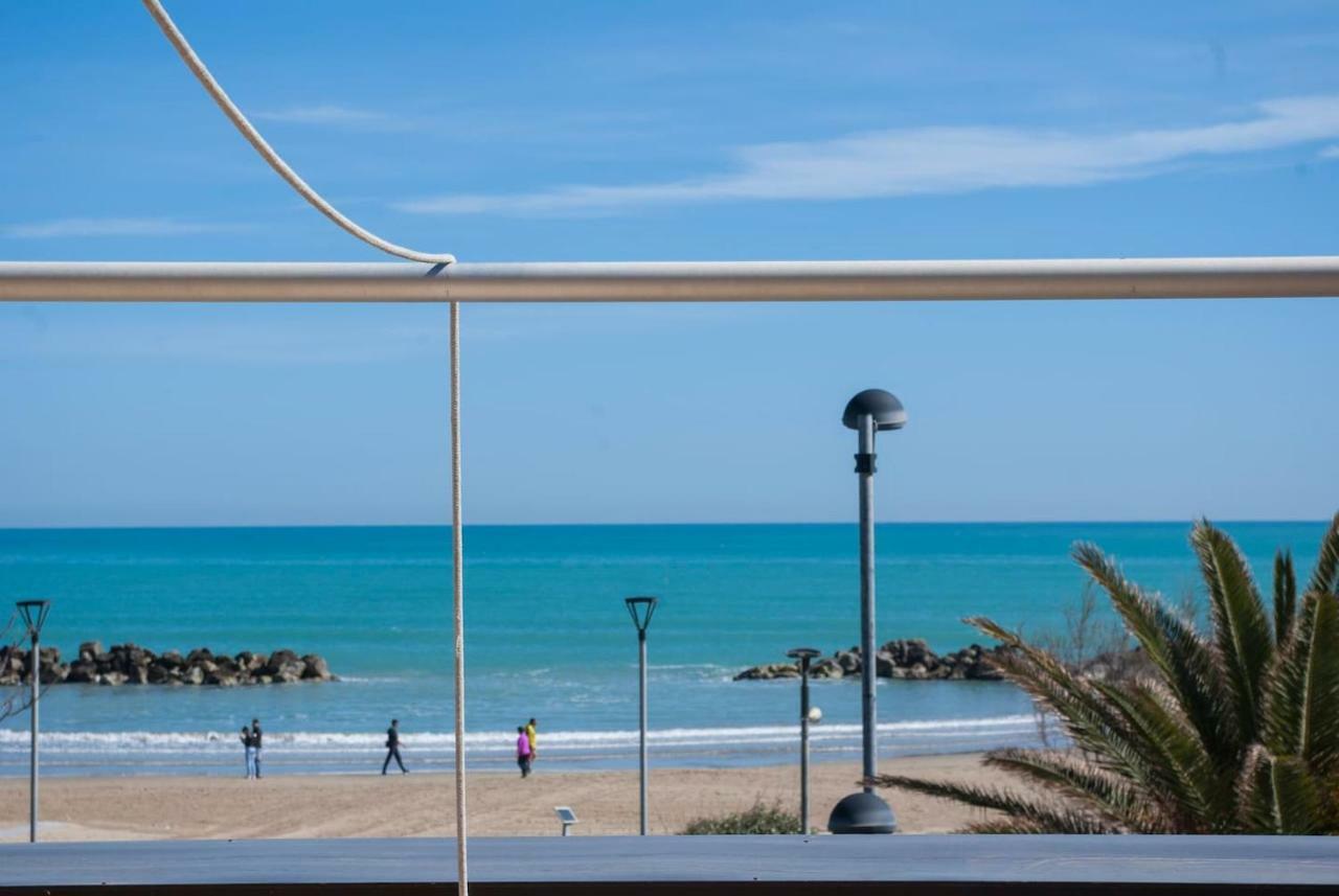 Appartamento Di Antonio Fronte Mare Montesilvano Marina Eksteriør billede