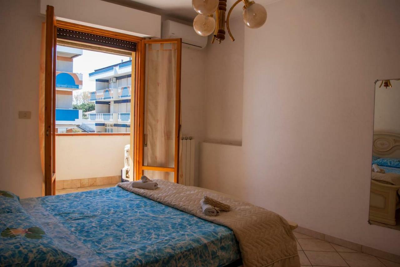 Appartamento Di Antonio Fronte Mare Montesilvano Marina Eksteriør billede